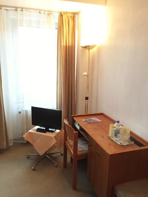 בון Hotel Ambassador חדר תמונה