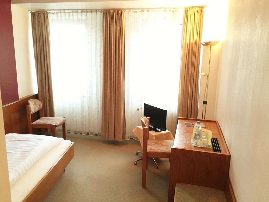 בון Hotel Ambassador חדר תמונה