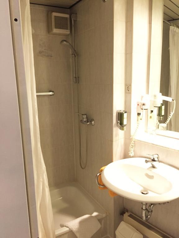 בון Hotel Ambassador חדר תמונה
